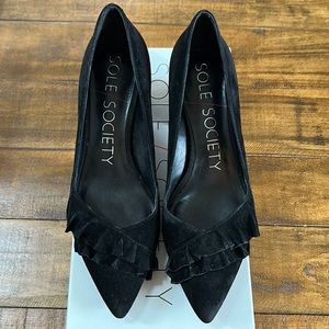 Sole Society black pumps 7M